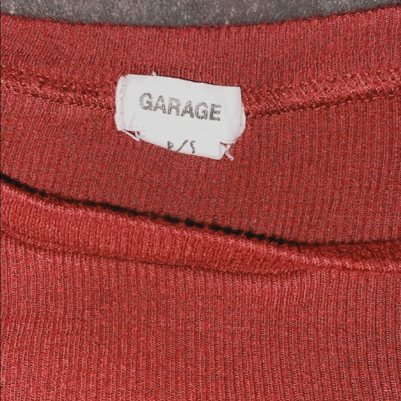 Red crop top - Picture 2 of 2